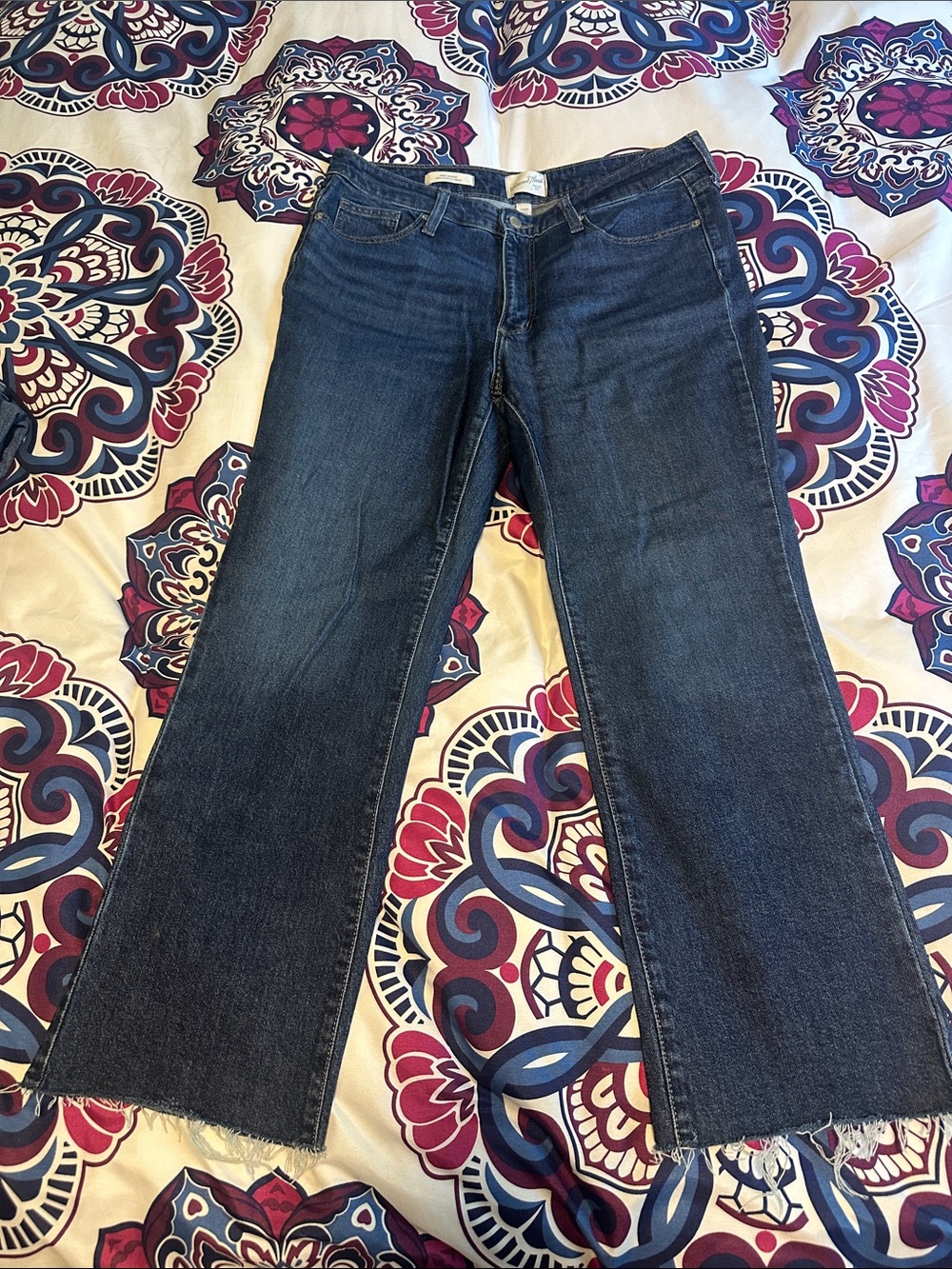 Universal Thread Women’s Indigo Ankle Bootcut Jeans